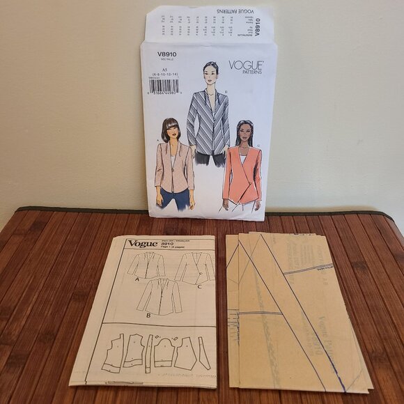 Three Vintage Vogue Patterns - Picture 10 of 10